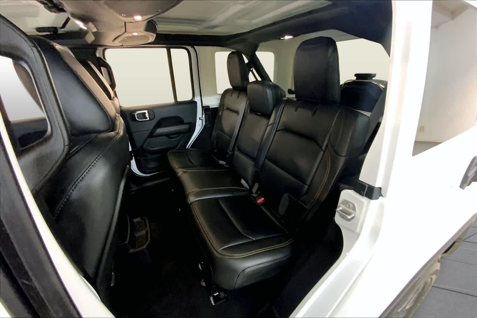 Used 2025 Bright White Clearcoat Jeep Sahara image 20