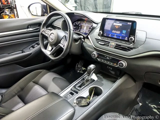 Used 2019 Blue Nissan 2.5 SV image 24