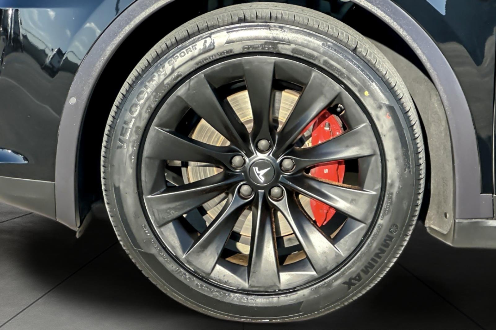 Used 2019 Solid Black Tesla Performance w/ Ludicrous image 26