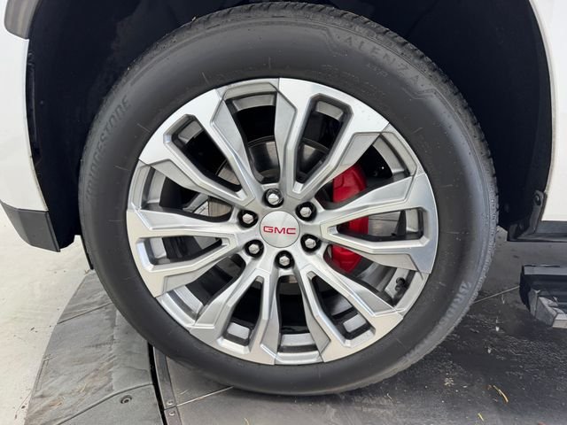 Used 2021 White Frost Tricoat GMC Denali image 10