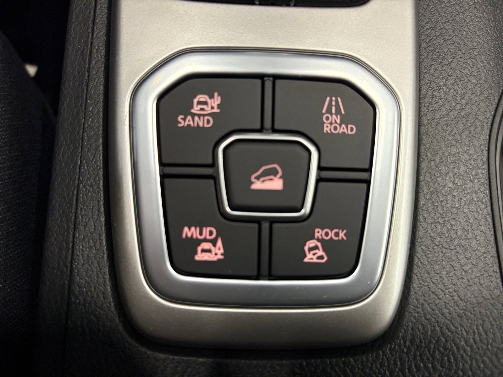2026 Nissan Frontier SV - Photo 31