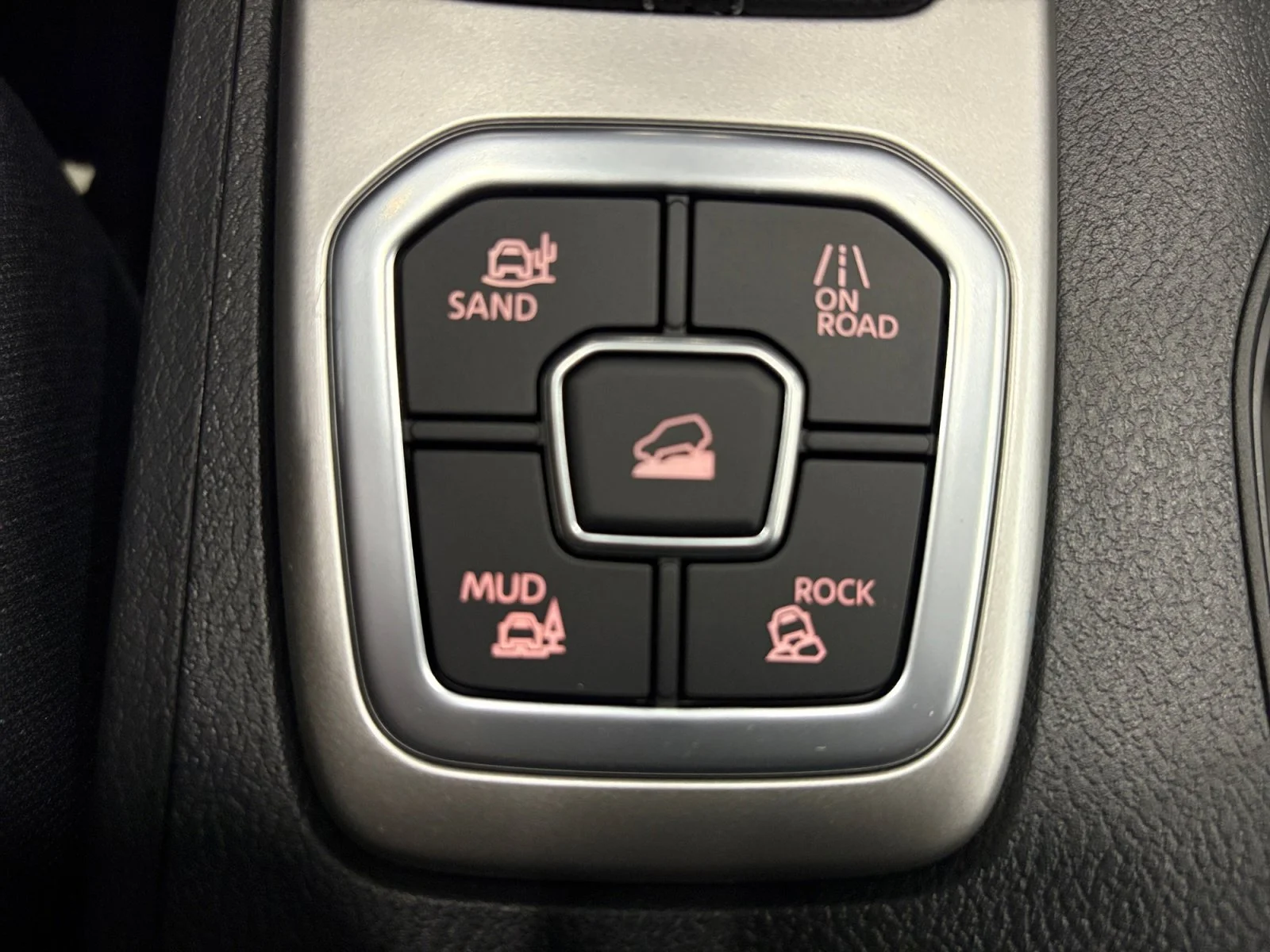 2026 Nissan Frontier SV - Photo 31