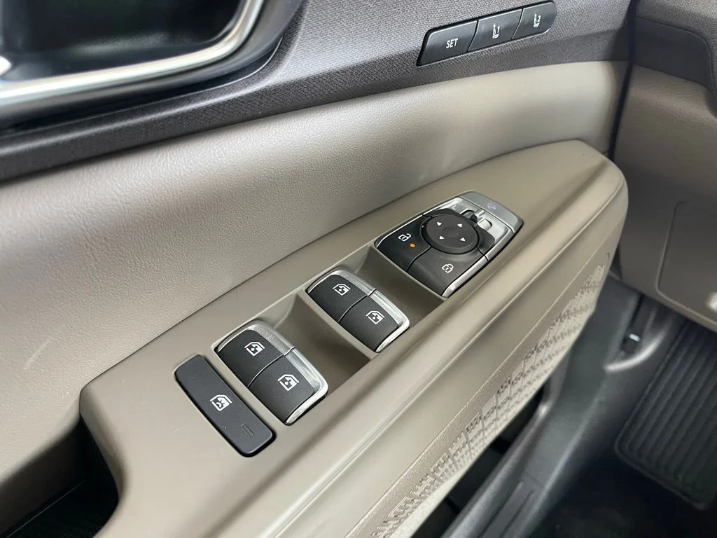 New 2026 White Kia EX image 22