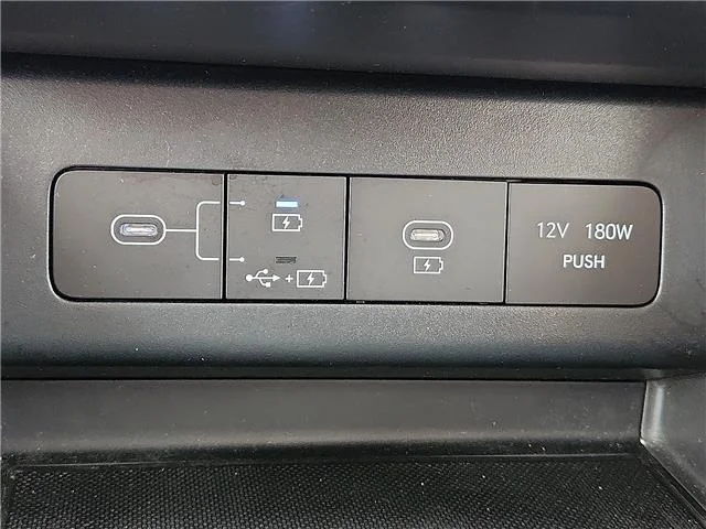 Used 2024 Red Hyundai SEL Front-Wheel Drive image 16