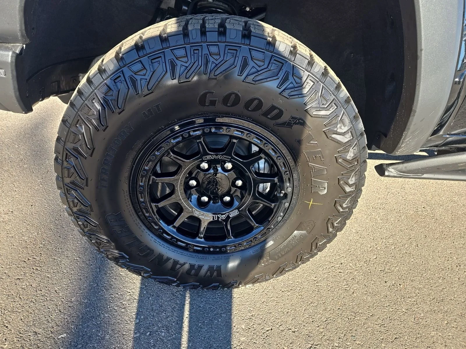 2026 GMC Canyon AT4X - Photo 10
