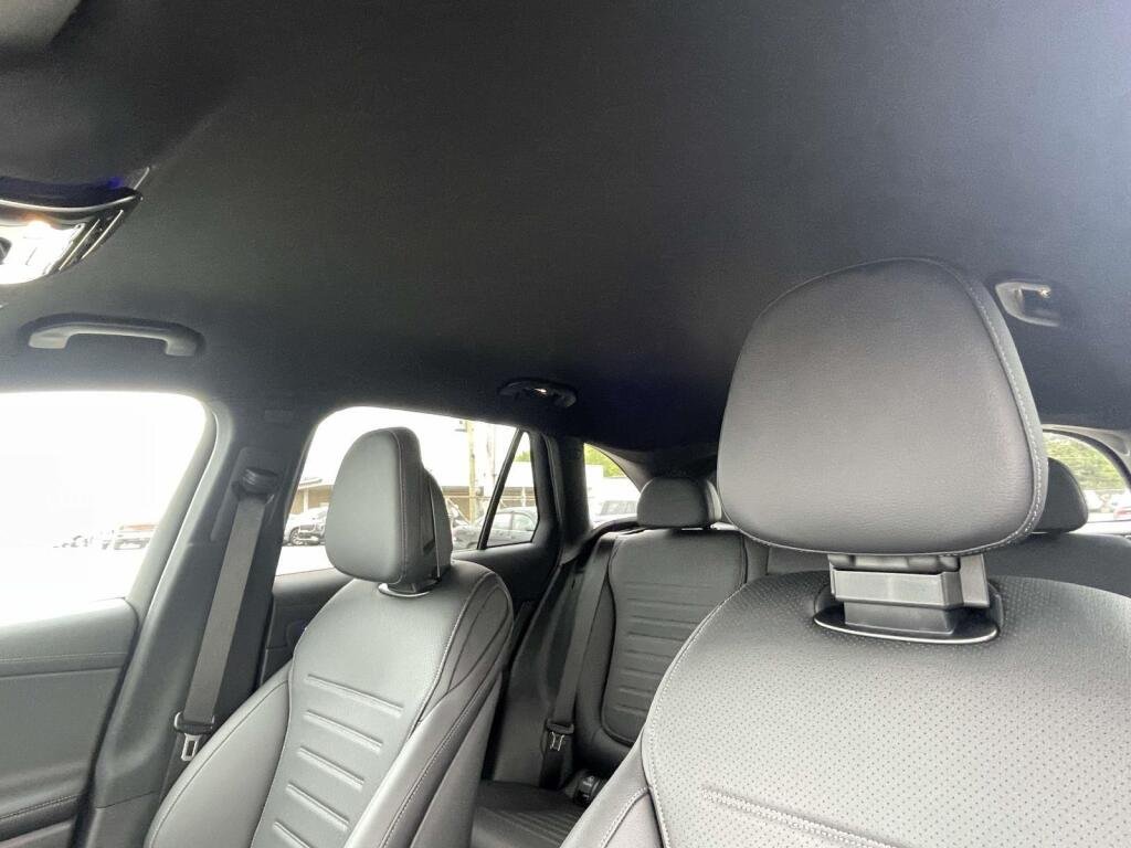 New 2026 MANUFAKTUR Alpine Grey Mercedes-Benz GLC 300 image 5