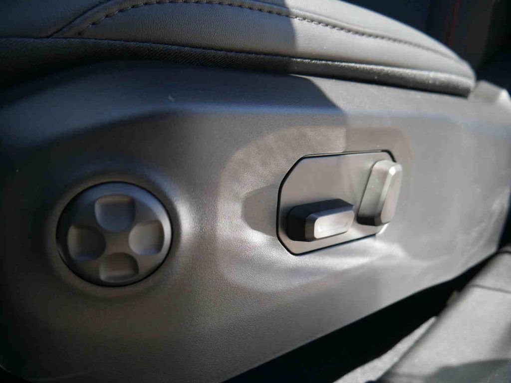New 2026 Black Clear-Coat Exterior Paint Jeep  image 27