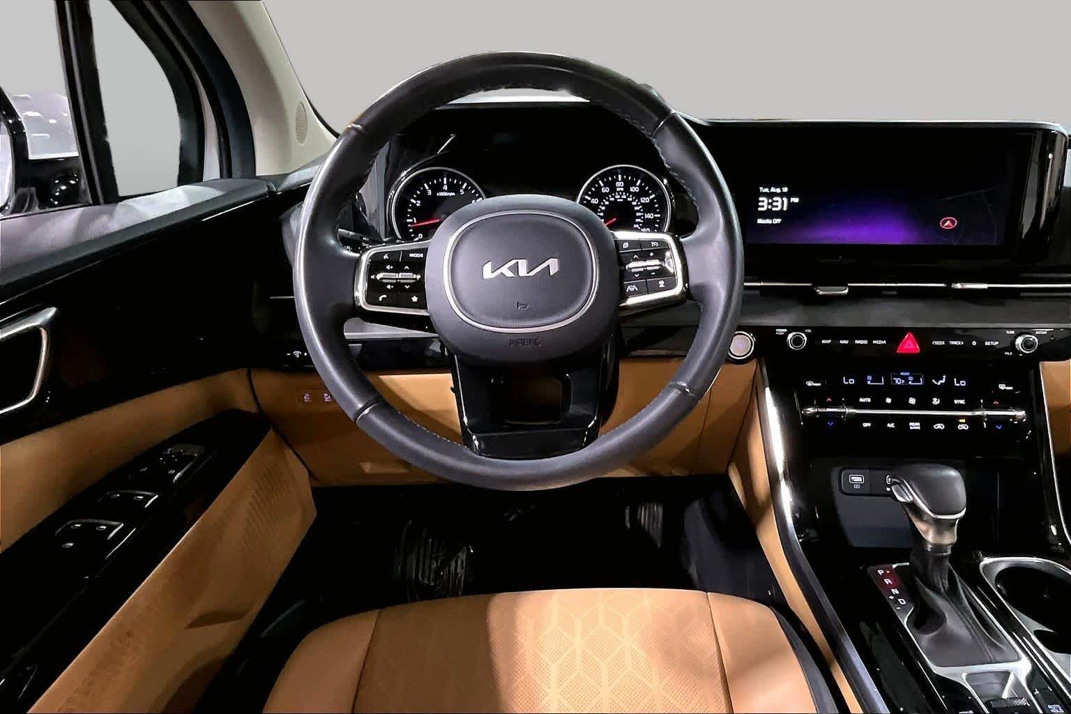 Used 2024 Snow White Pearl Kia EX image 6