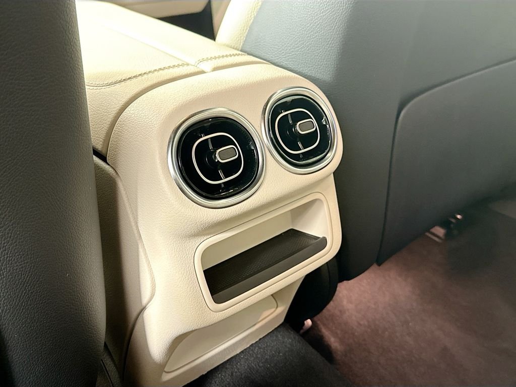 Certified Used 2023  Mercedes-Benz GLC 300 image 23