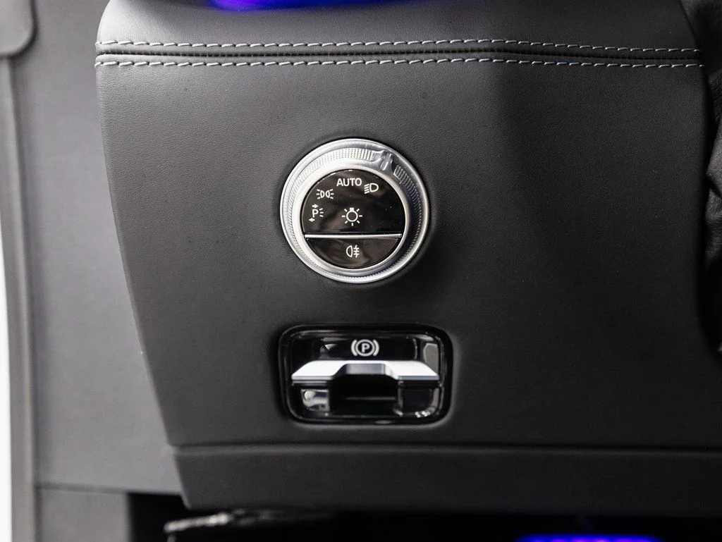 Used 2022 MANUFAKTUR Moonlight White Metallic Mercedes-Benz SL 55 AMG® image 11