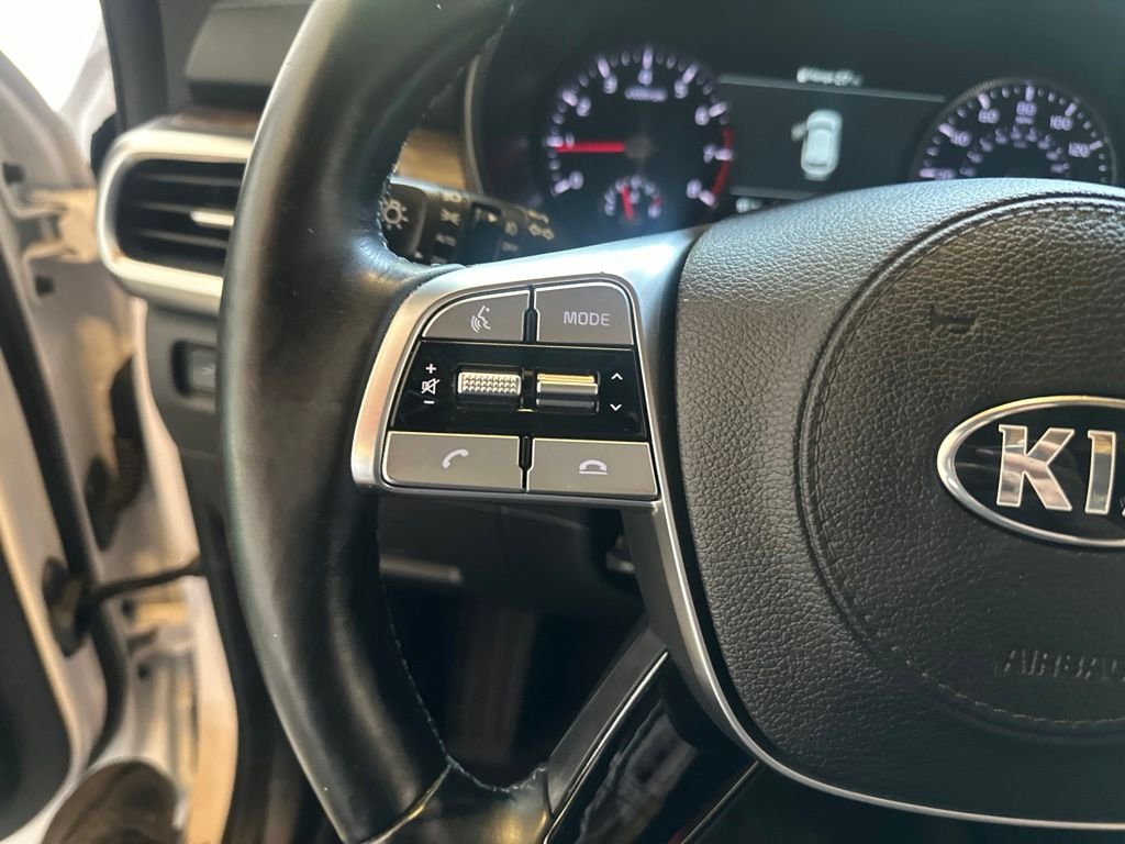 Used 2021 White Kia SX image 13