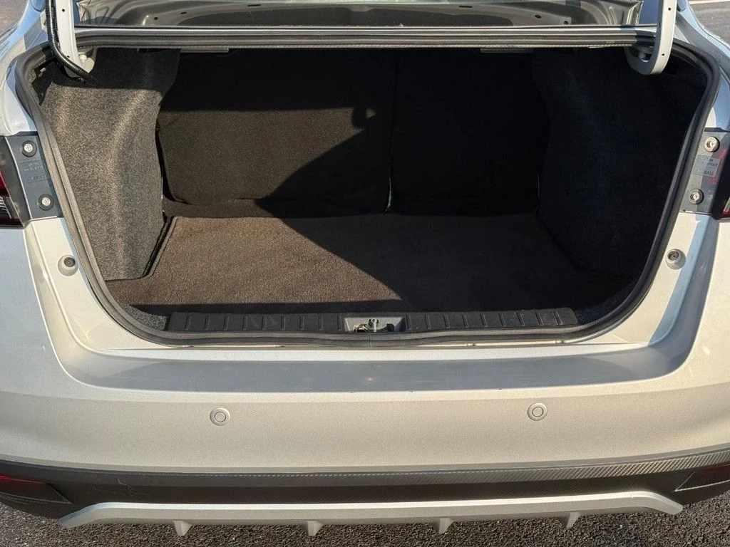 Certified Used 2025 Silver Nissan 1.6 SV image 6