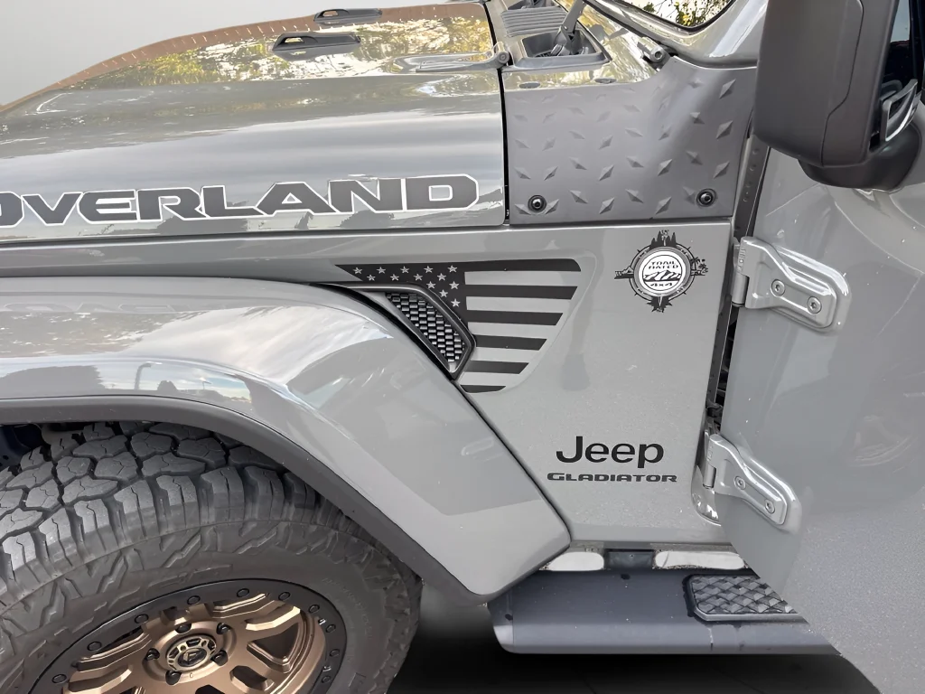 Used 2021 Gray Clearcoat Jeep Overland image 21