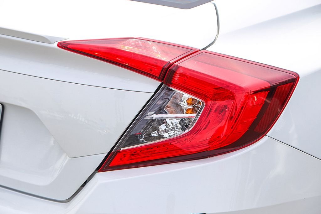 Used 2021 Platinum White Pearl Honda EX image 9