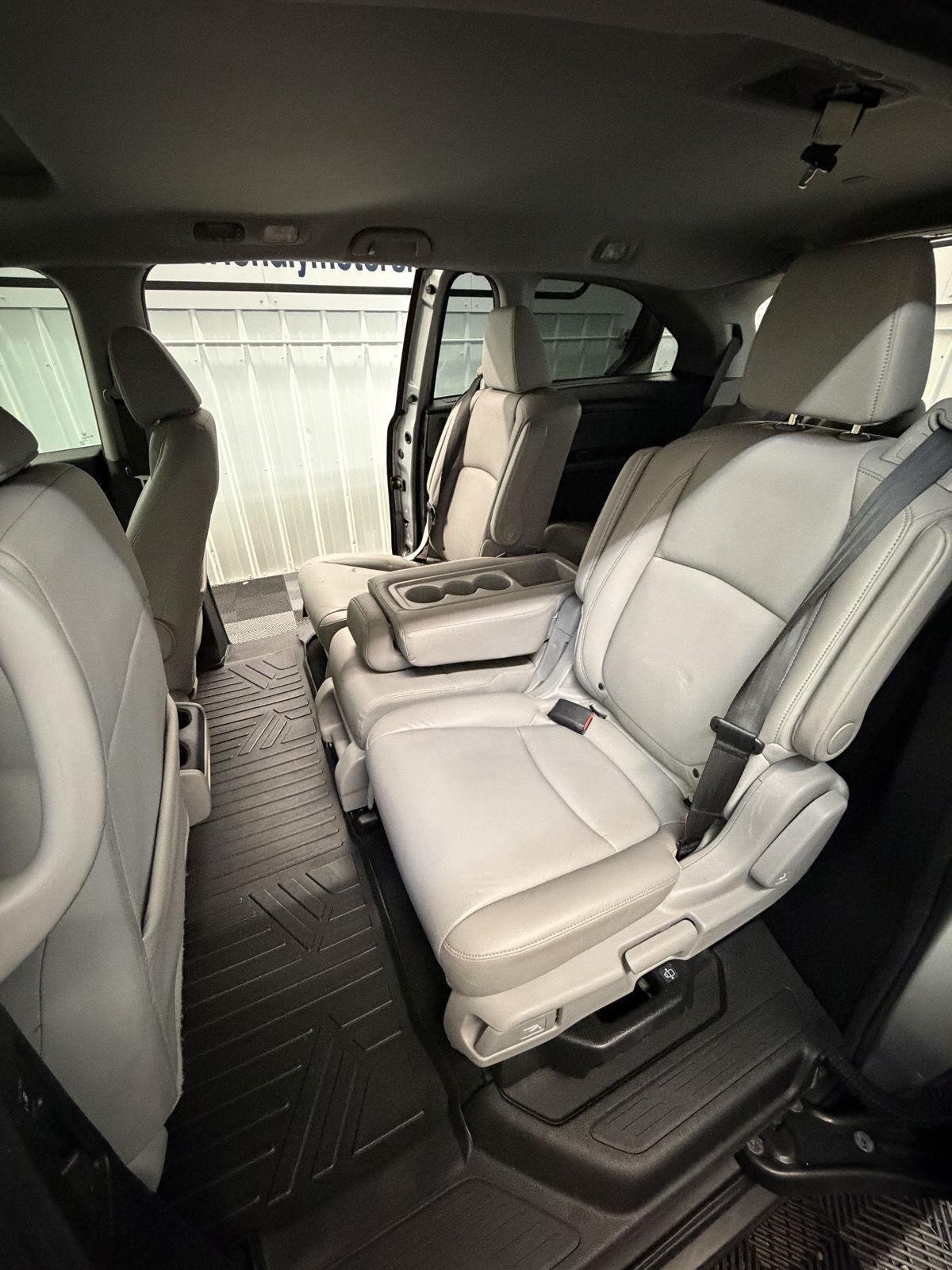 Used 2019  Honda EX-L image 22