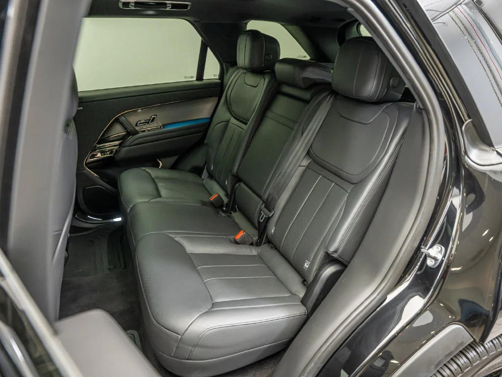 Used 2024 Black Land Rover Dynamic SE image 42