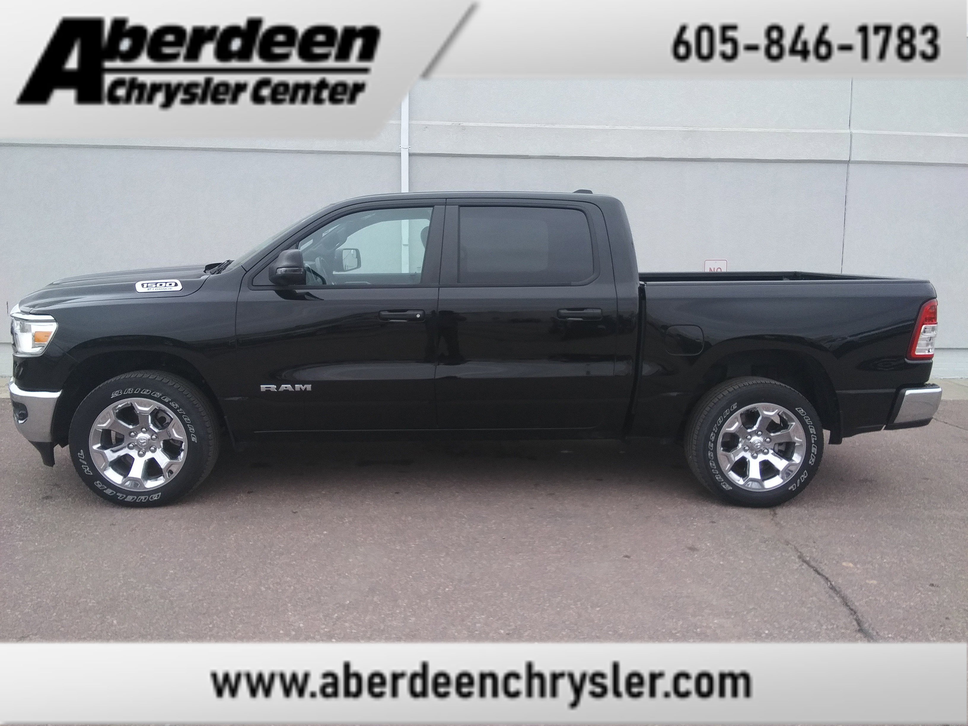 2023 RAM 1500 Big Horn/Lone Star 4x4 Crew Cab 5'7's photo