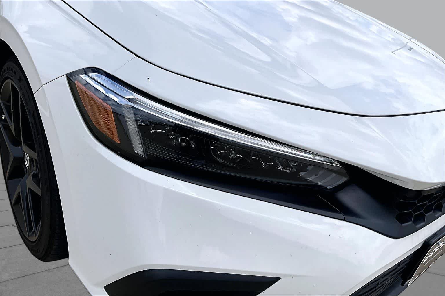 Used 2024 Platinum White Pearl Honda  image 37
