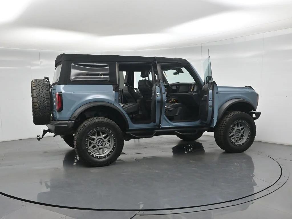 Used 2021 Blue Ford Badlands image 4