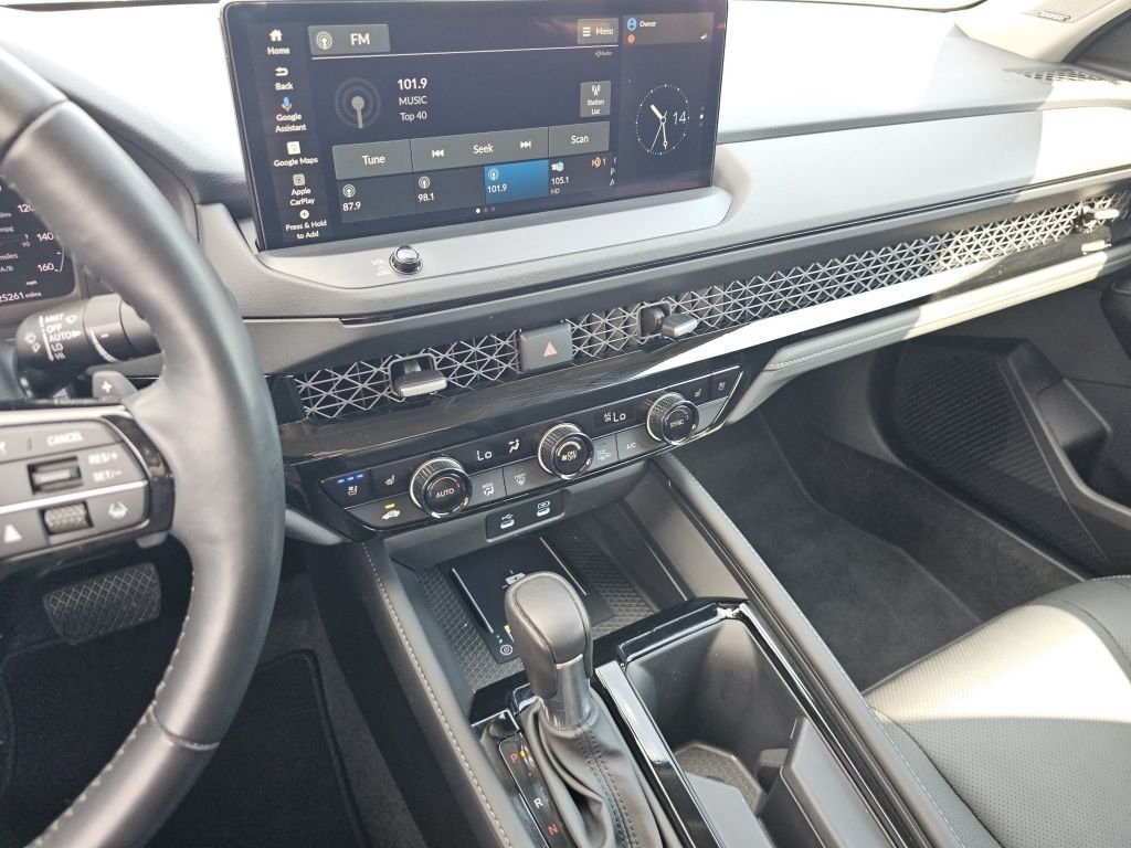 Certified Used 2025 White Honda Touring image 37