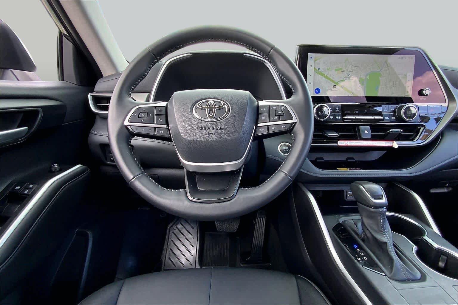 Used 2025 Magnetic Gray Metallic Toyota XLE image 6