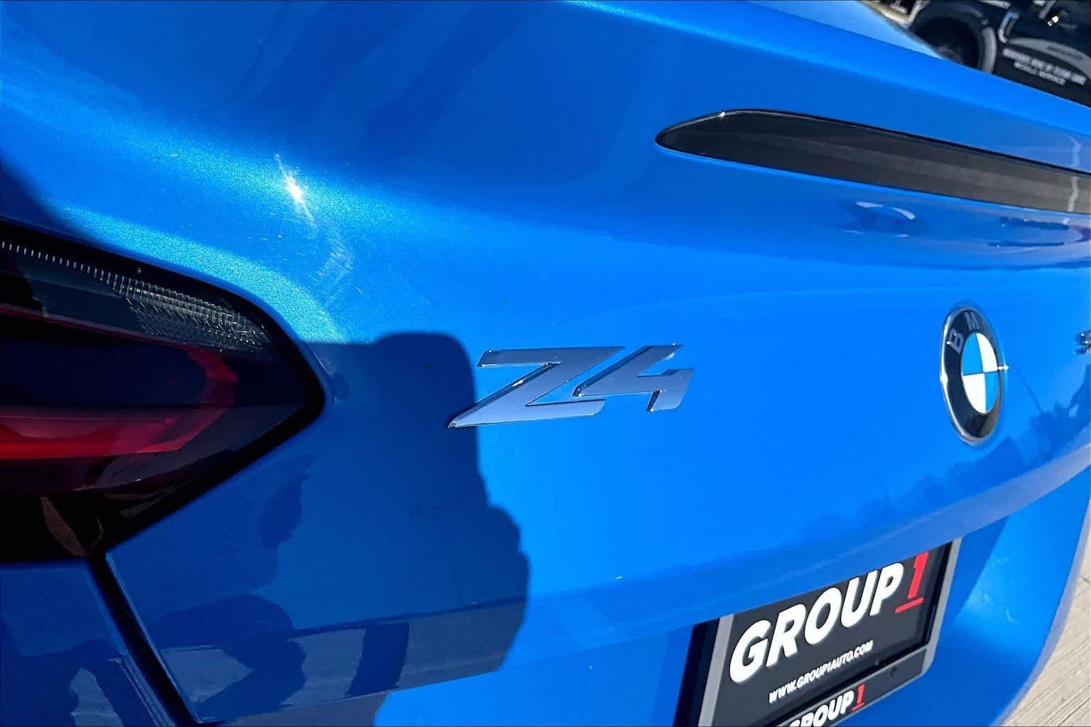 Used 2022 Misano Blue Metallic BMW sDrive30i image 25