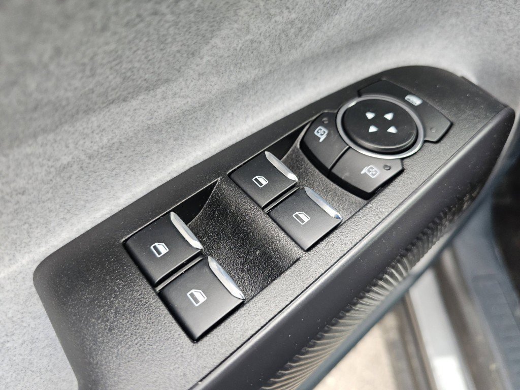 New 2026 Carbonized Gray Metallic Ford XLT image 28