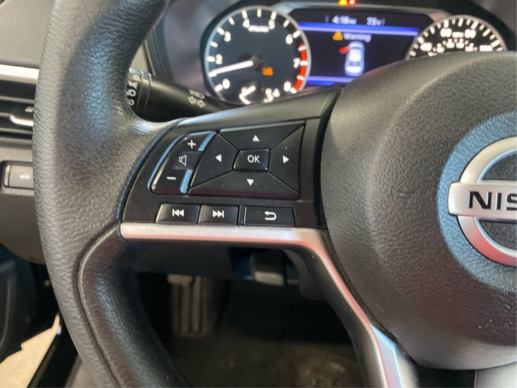 Used 2022 Black Nissan 2.5 SV image 14