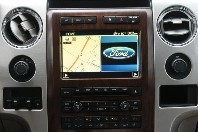 Used 2009  Ford Platinum image 20
