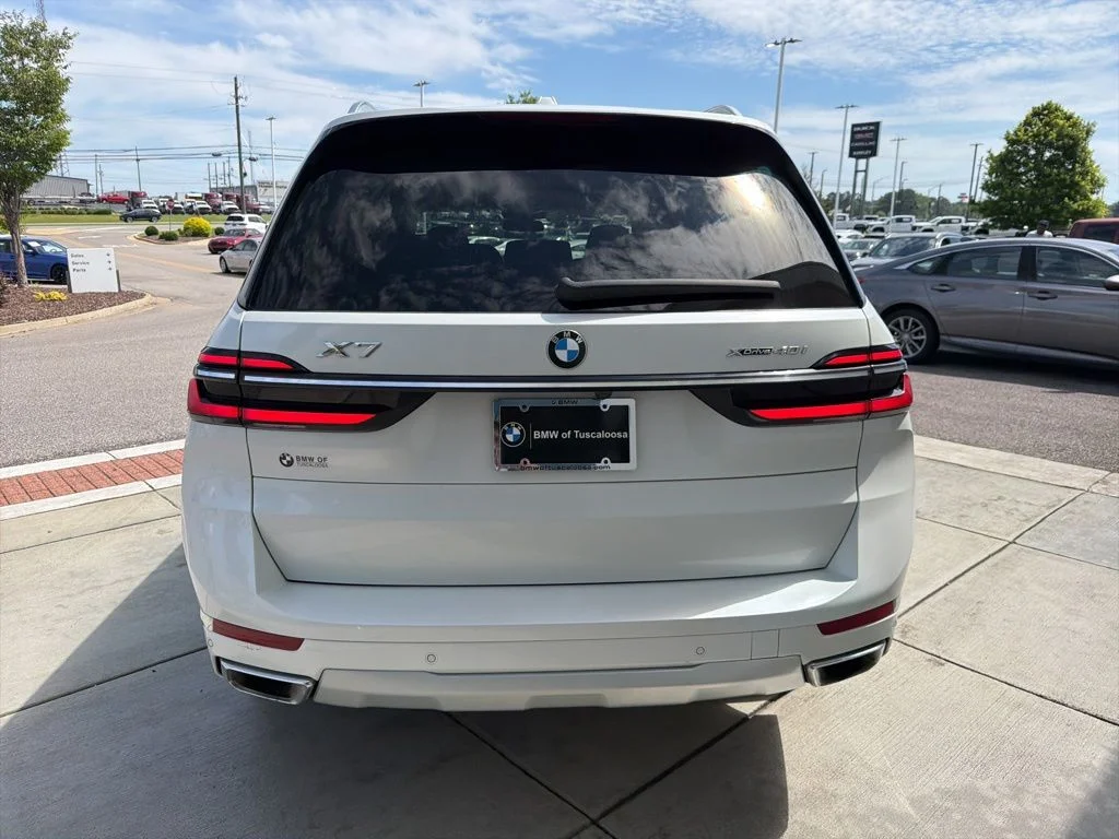 Used 2023 Mineral White Metallic BMW xDrive40i image 5