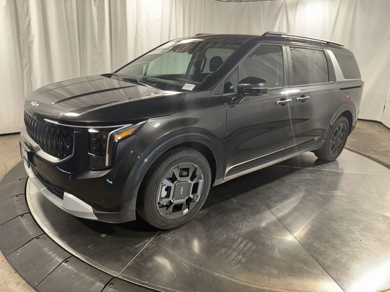 2026 Kia Sedona EX HEV's photo