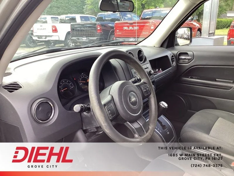 Used 2014 Gray Jeep Sport image 19