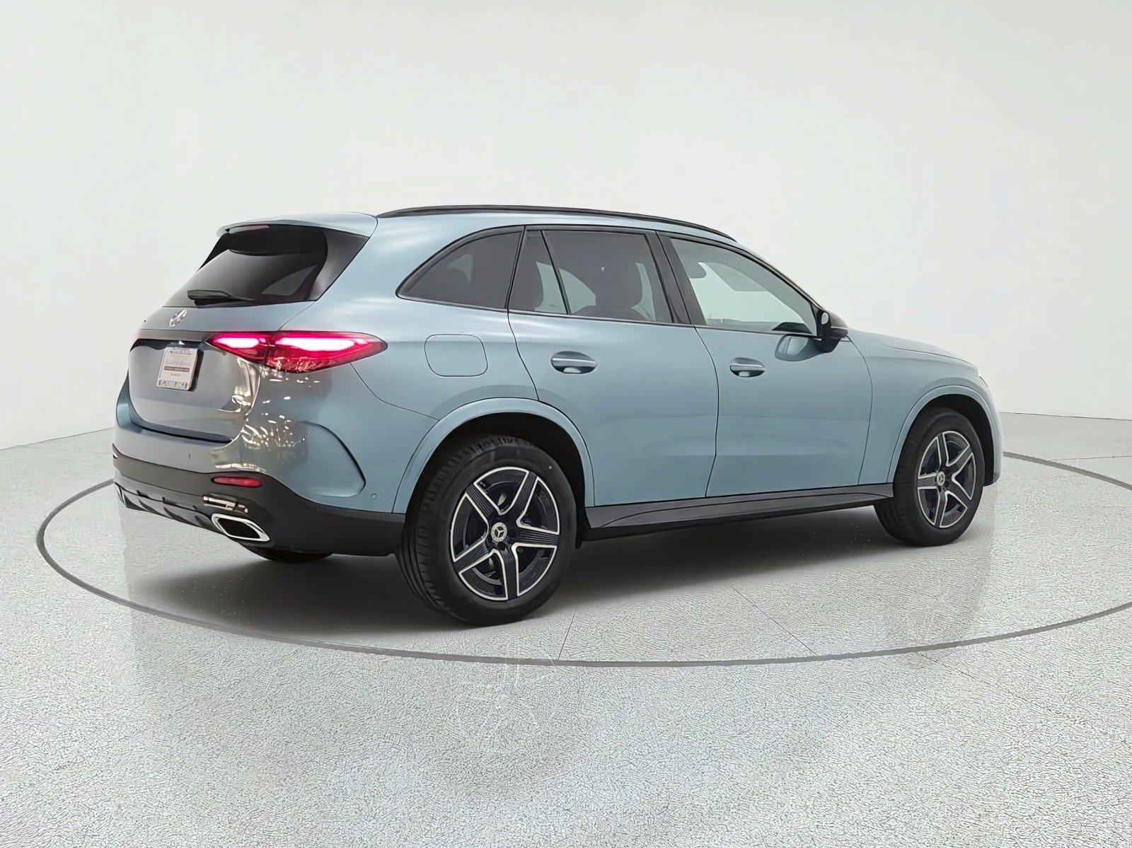 New 2027 Verde Silver Metallic Mercedes-Benz GLC 300 SUV image 26
