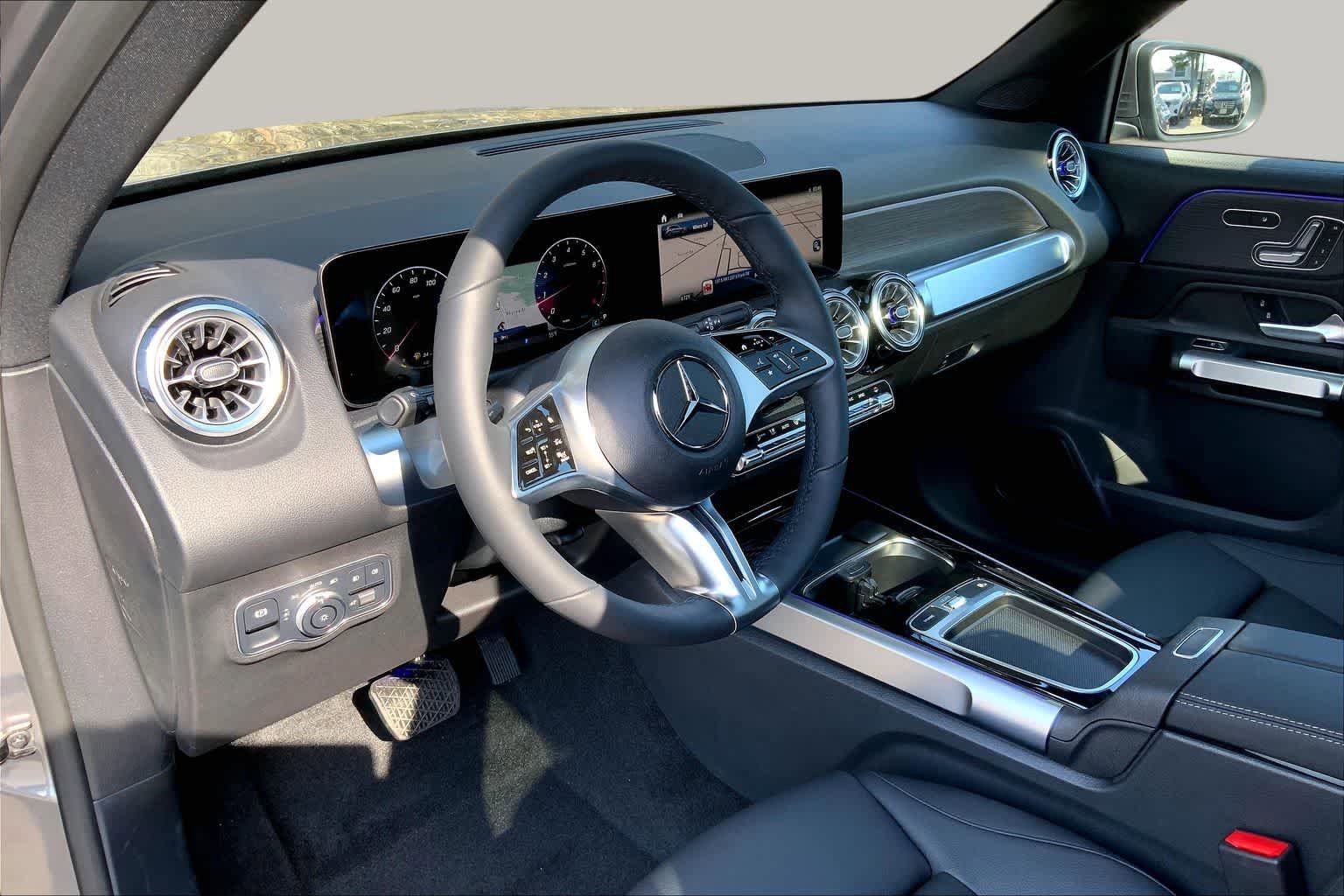 New 2026 Mountain Grey Metallic Mercedes-Benz GLB 250 image 9