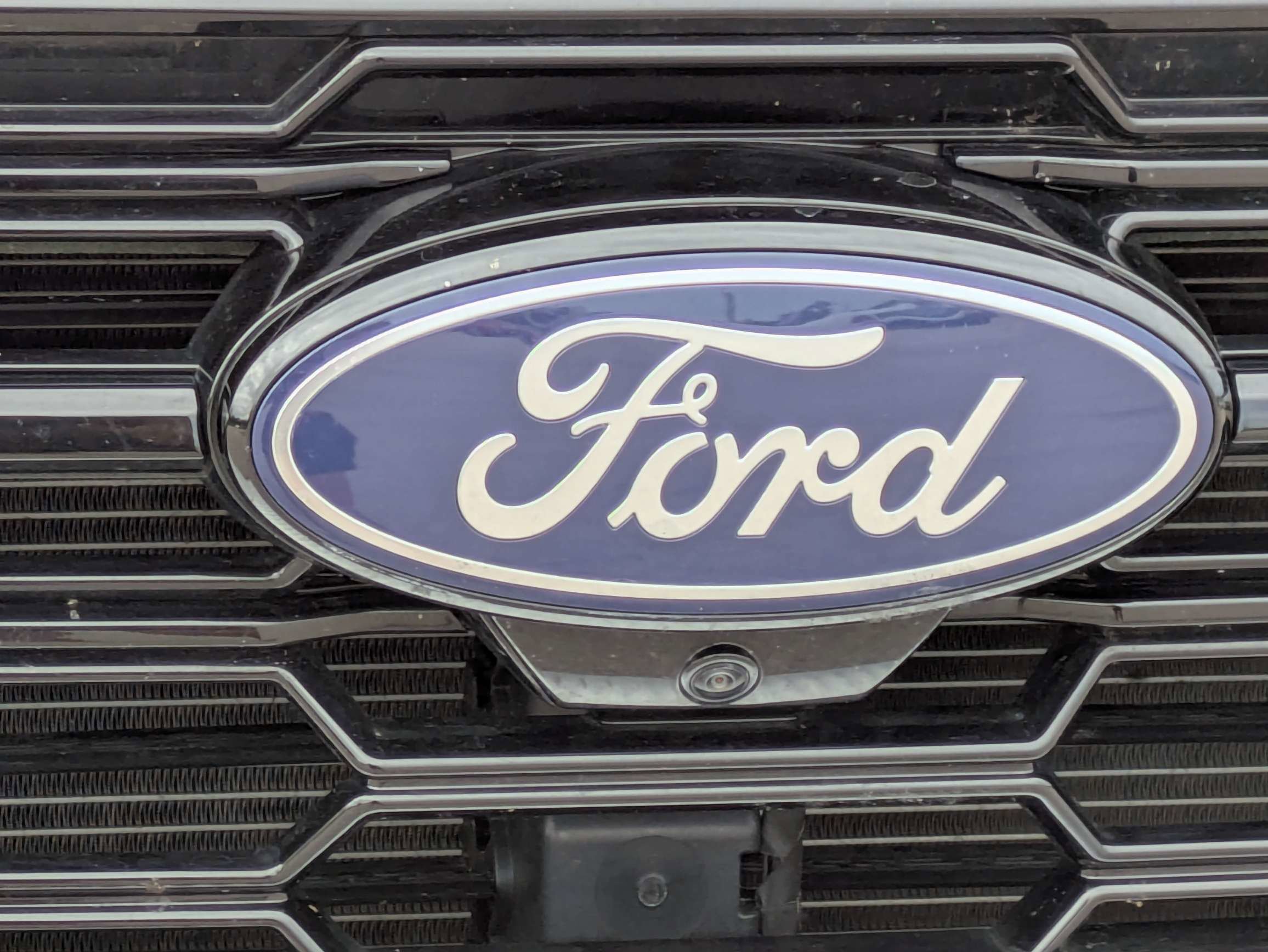Used 2025 Agate Black Metallic Ford Platinum image 13