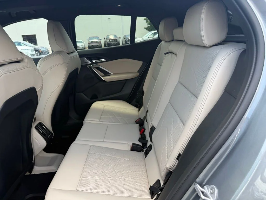Used 2025 Gray BMW xDrive28i image 8