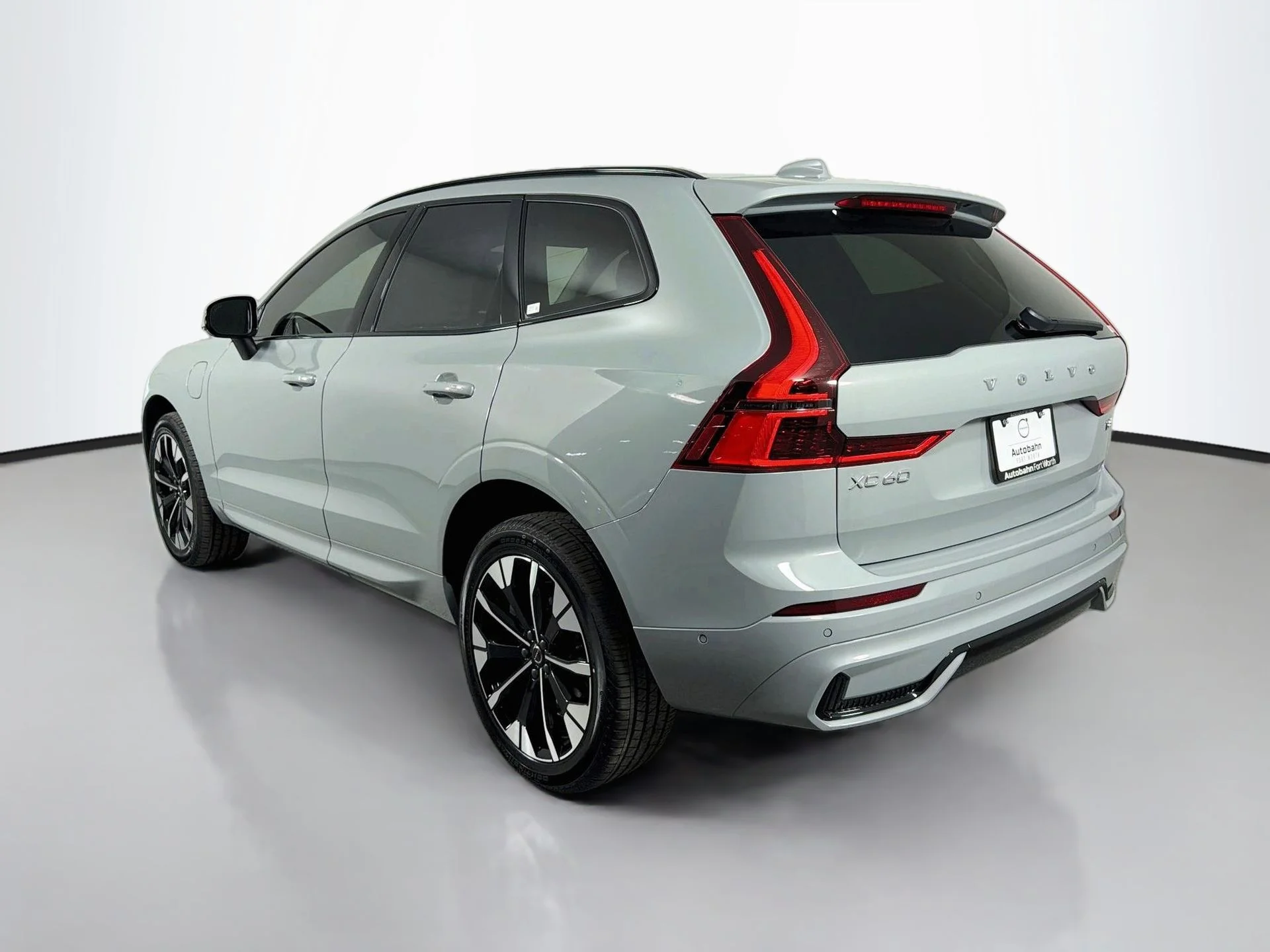 New 2026 Vapour Grey Volvo Plus image 7