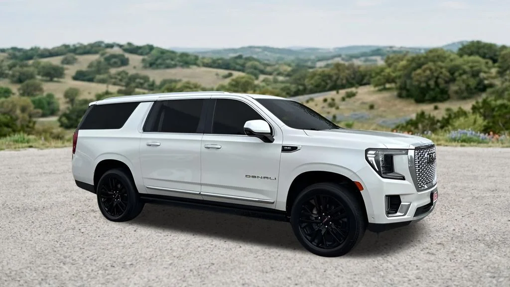 Used 2023 White GMC Denali image 1
