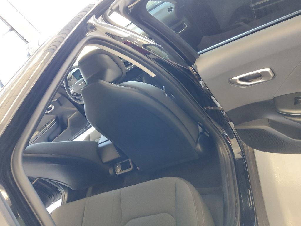 Used 2025 Black Kia LXS image 16