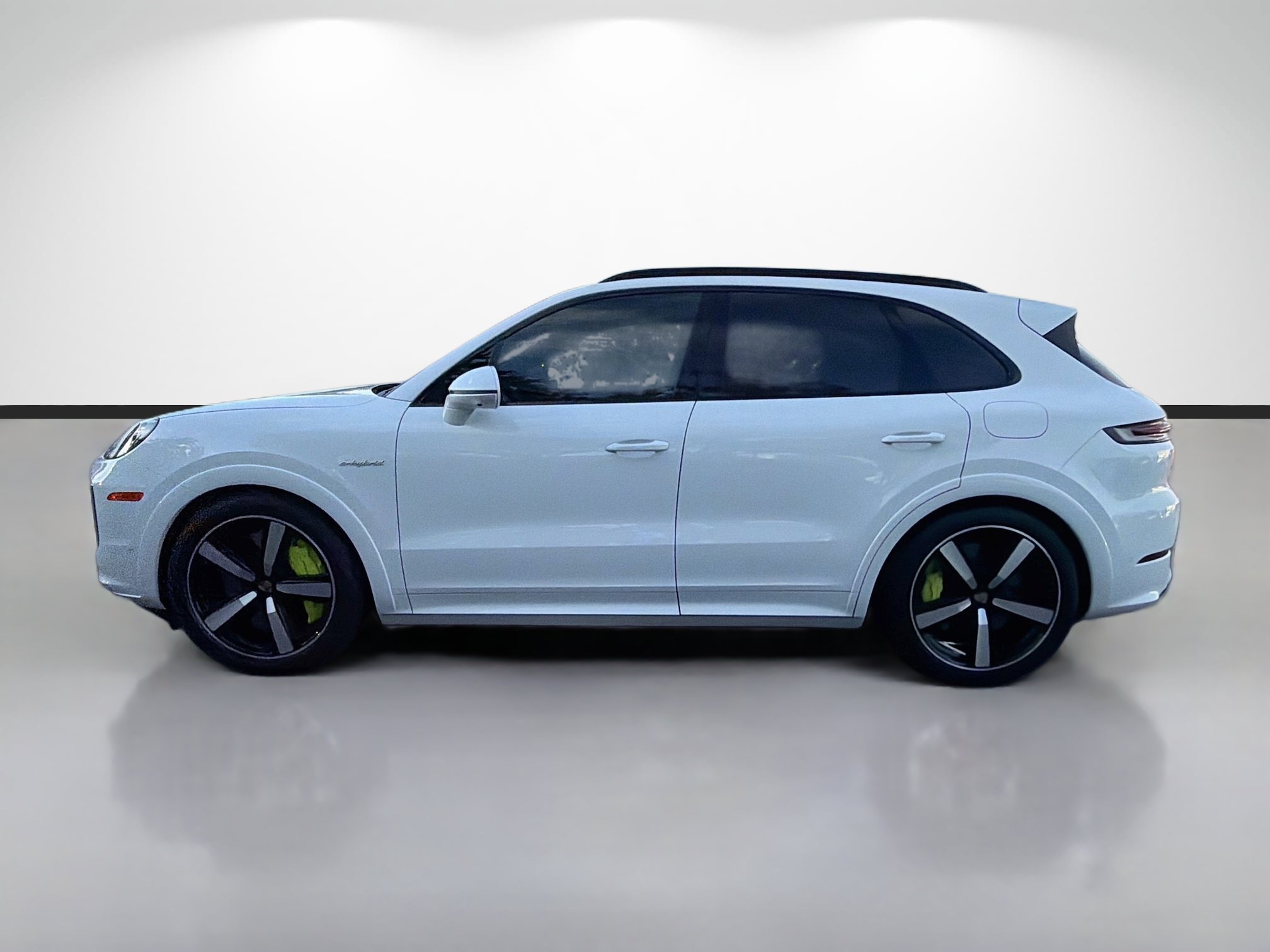 Used 2025 Carrara White Metallic Porsche S E-Hybrid image 6