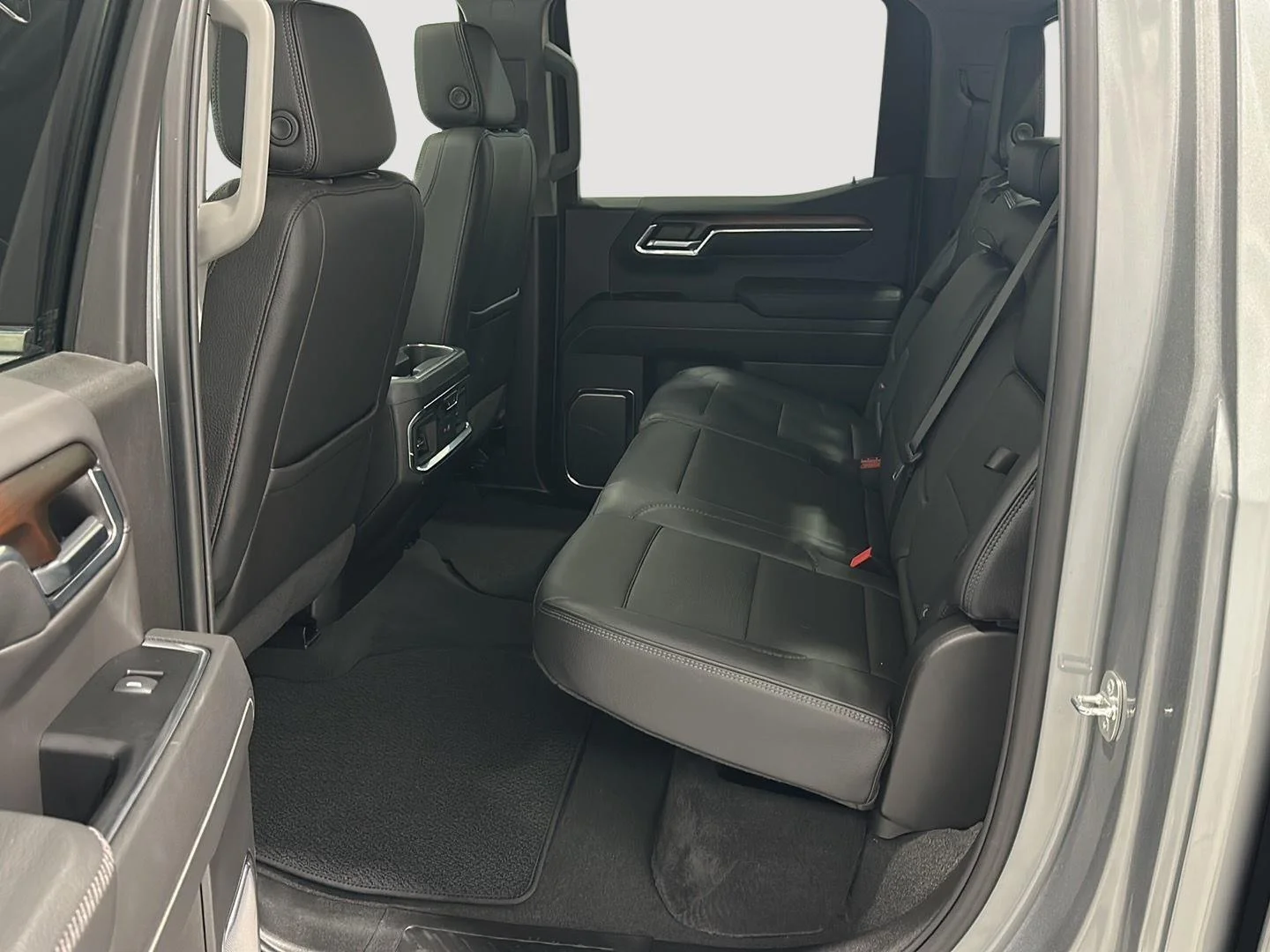 Used 2024 Sterling Metallic GMC Denali image 23