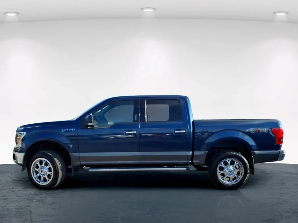 Used 2018 Blue Ford XLT image 10