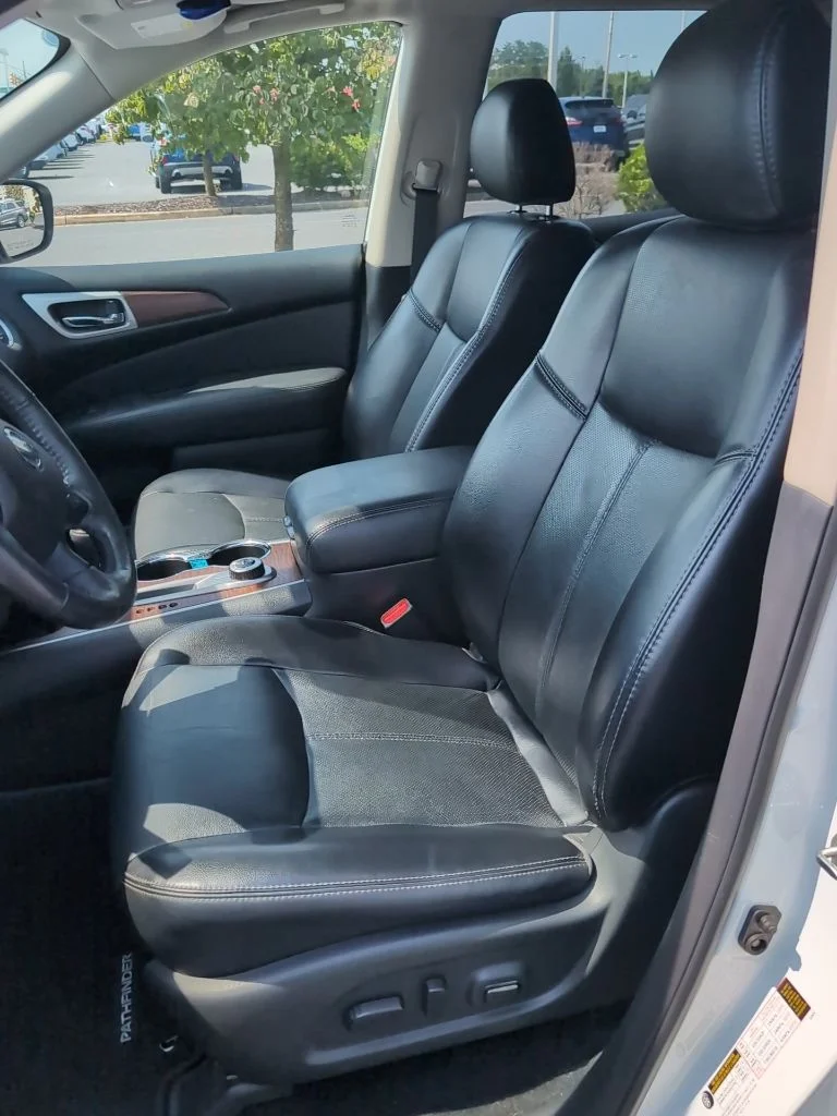 Certified Used 2020 White Nissan Platinum image 11