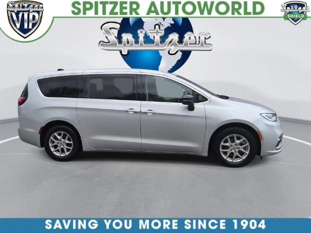 Used 2024 Silver Chrysler Touring L image 11