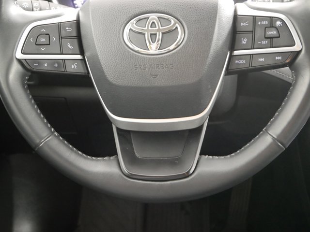 Used 2023 Wind Chill Pearl Toyota XLE image 22