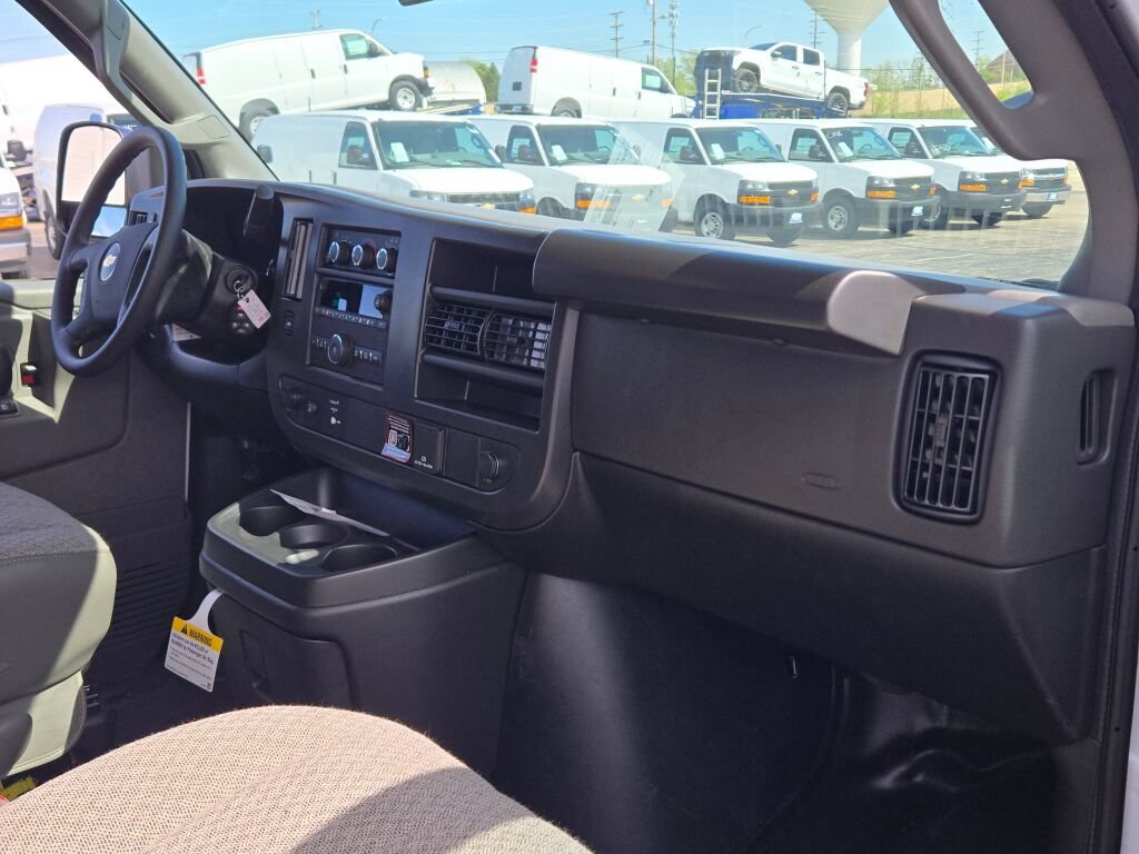 2026 Chevrolet Express Cargo Work Van - Photo 7