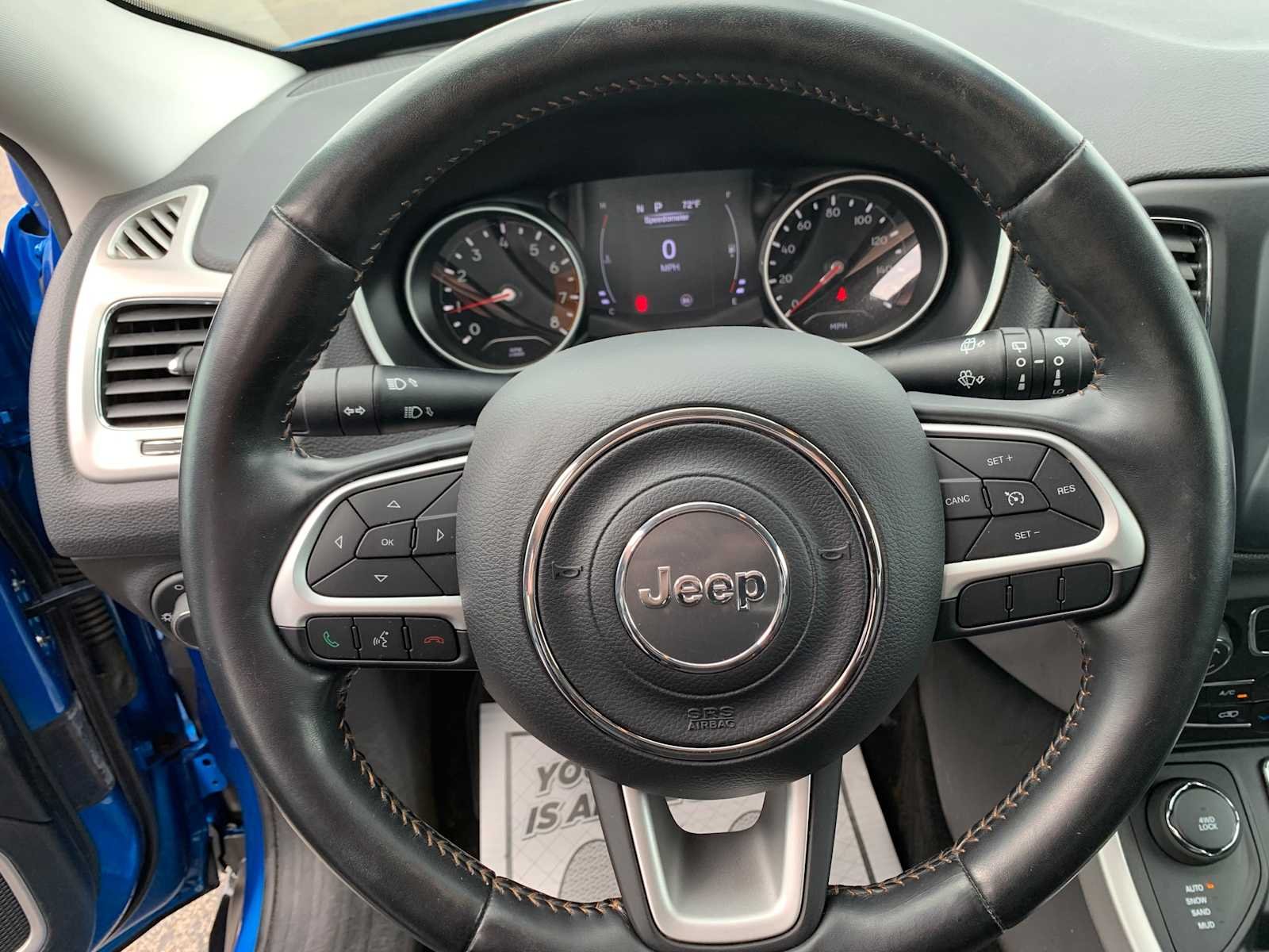Used 2020 Laser Blue Pearlcoat Jeep Latitude image 10