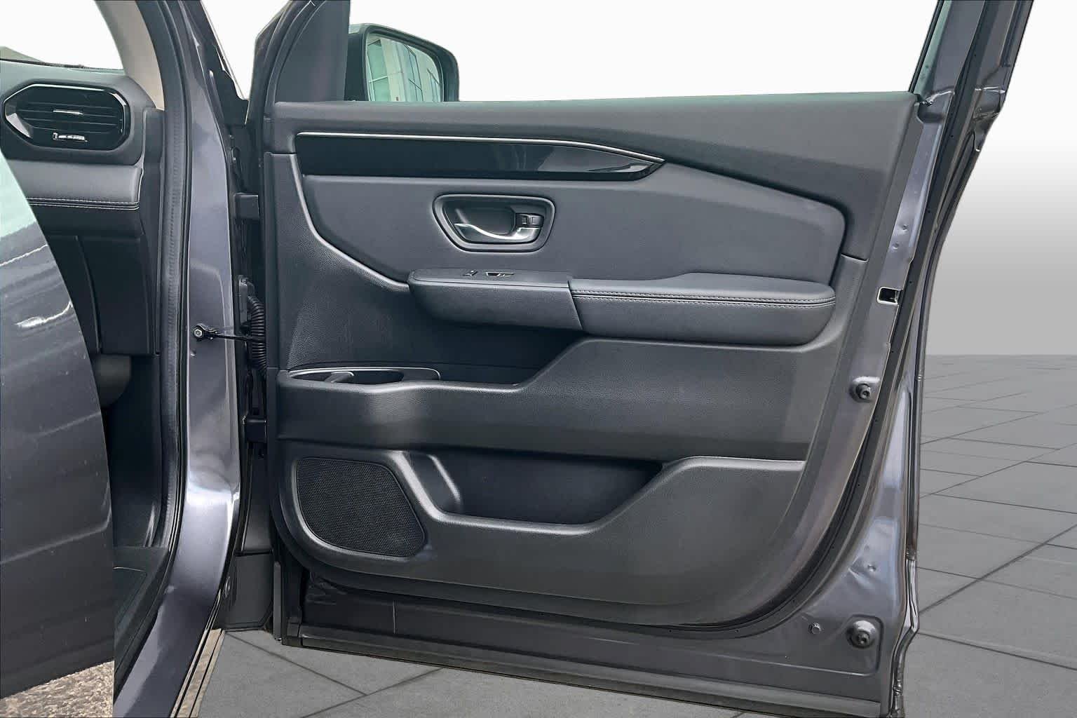 Used 2025 Modern Steel Metallic Honda AWD EX-L image 22