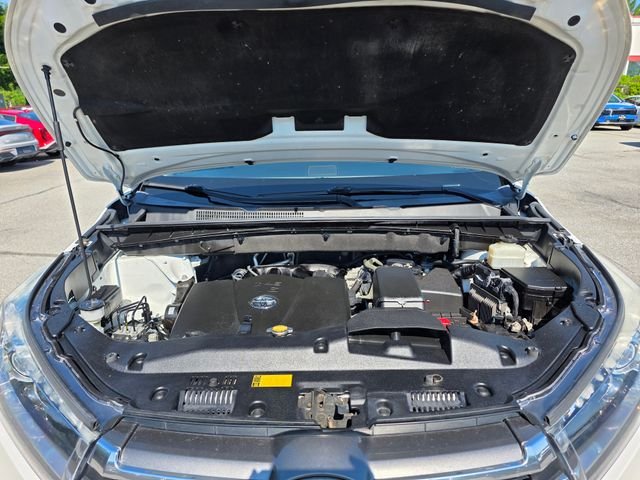 Used 2017 Blizzard Pearl Toyota Limited image 14