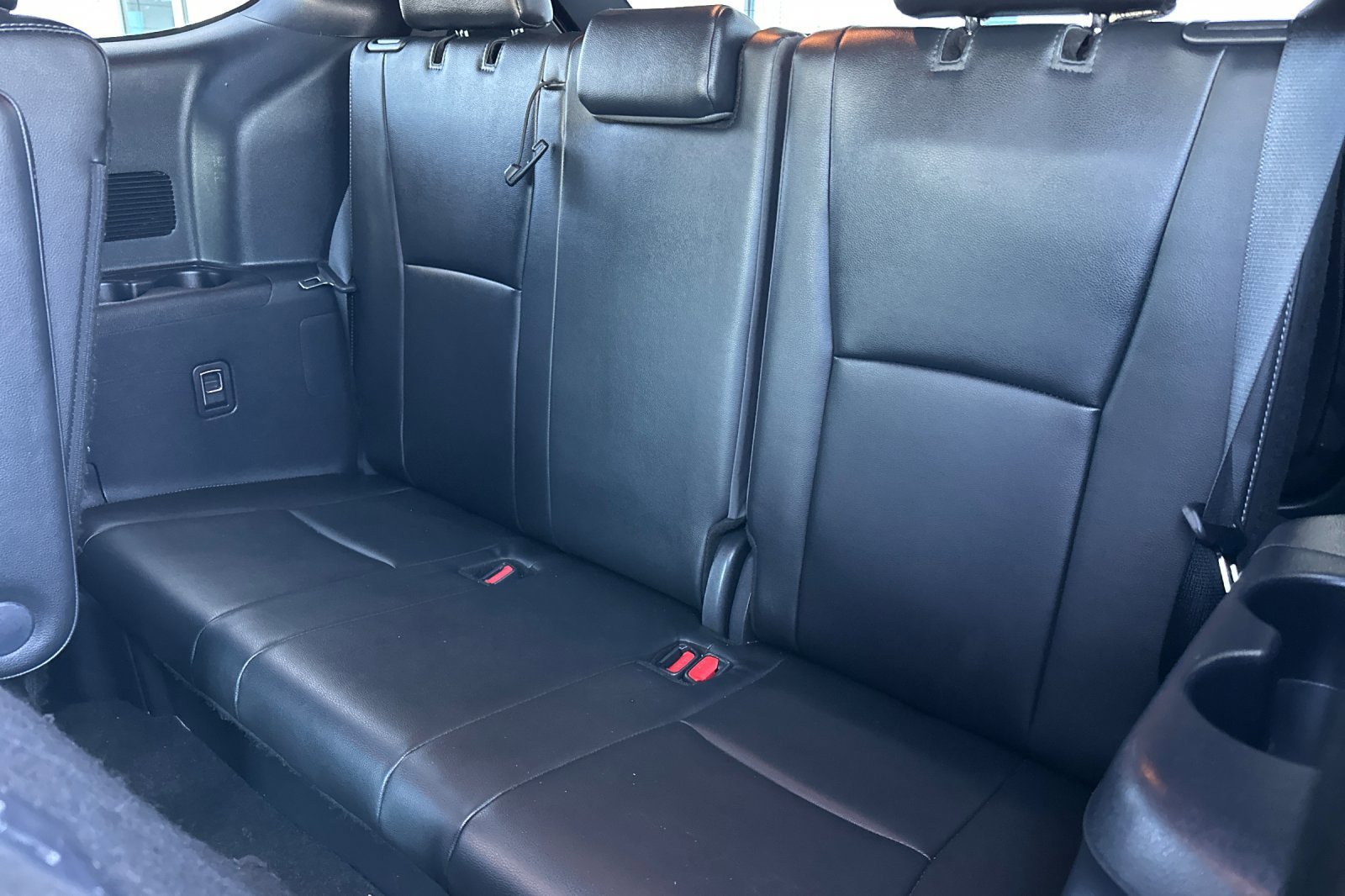 2025 Toyota Highlander LE - Photo 15
